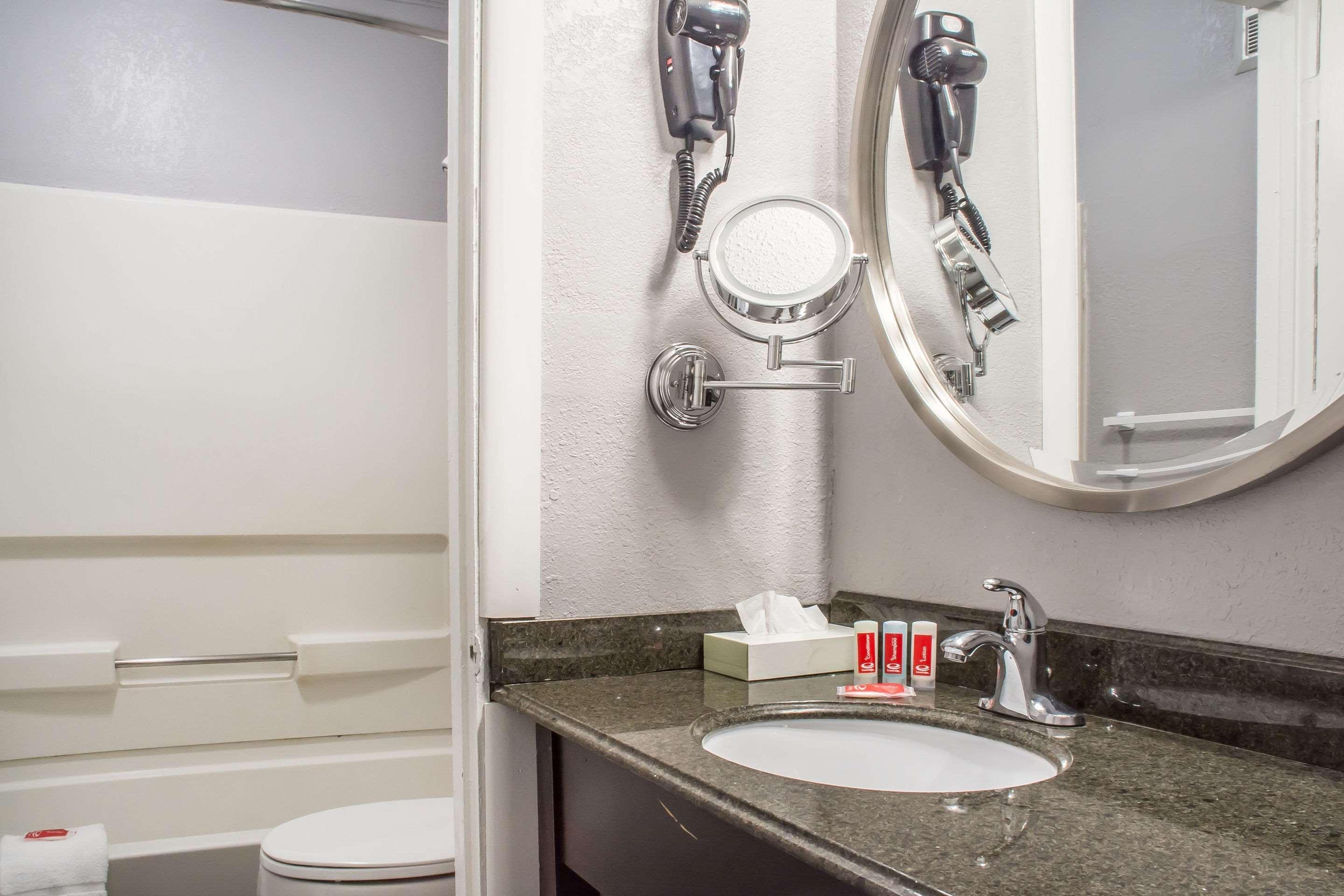 Econo Lodge Brockport Dış mekan fotoğraf